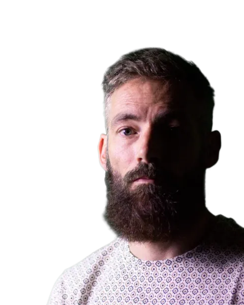 Portrait de Romain Ferron, consultant IT & cybersécurité